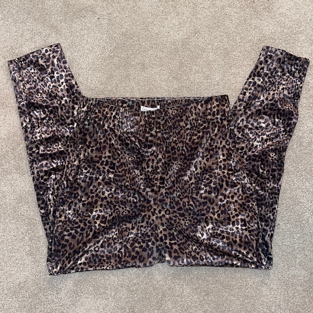 Cheetah print leggings